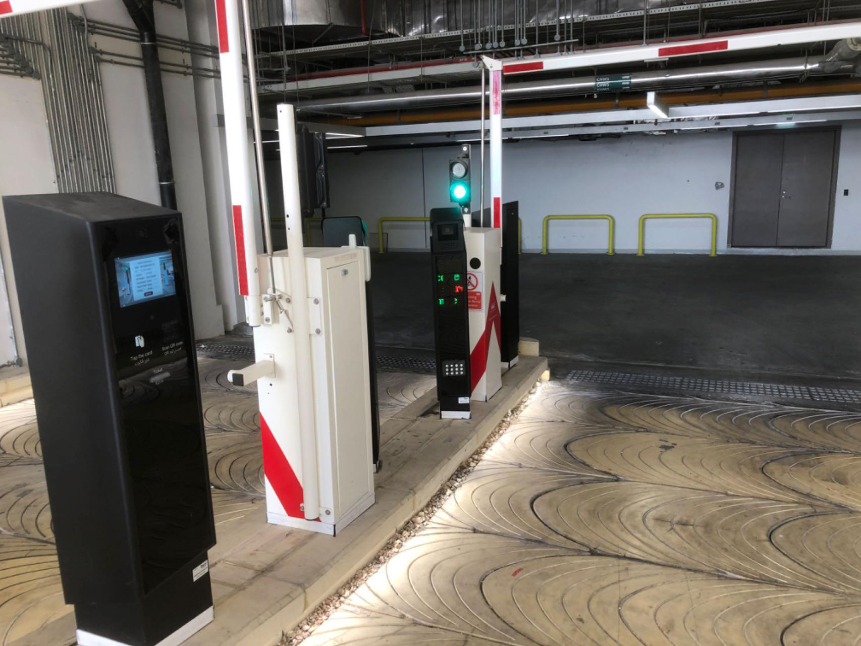Últimos blogs de la empresa sobre El sistema inteligente de gestión de estacionamiento de Realpark mejora la eficiencia en el hospital Al-Ahli